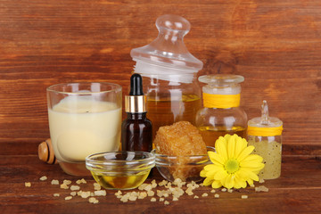 Obraz na płótnie Canvas Fragrant honey spa with oils and honey