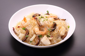 noodles with seafood