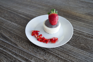 White chocolate cake with strawberry