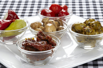 Verschiedene Antipasti