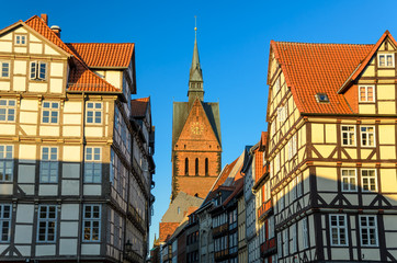 Fototapeta premium Marktkirche und die Altstadt von Hannover im Abendlicht