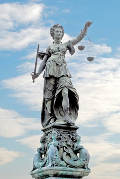Justitia auf dem Frankfurter Gerechtigkeitsbrunnen