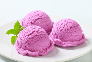 Blueberry ice cream