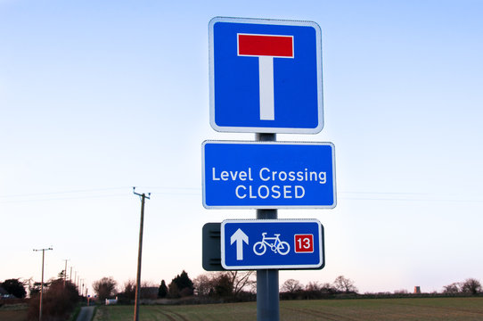 Level crossing closed