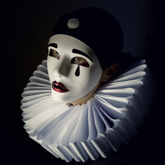 Pierrot mask - obrazy, fototapety, plakaty