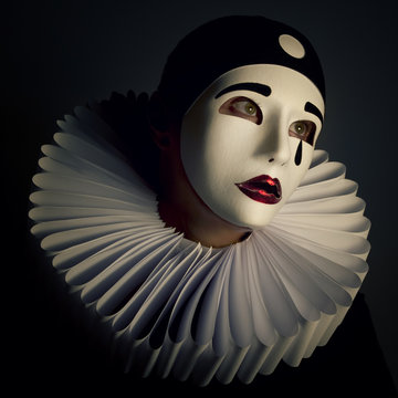 Pierrot mask