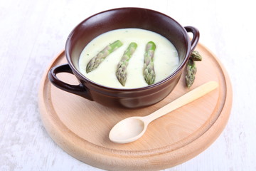Asparagus cream soup