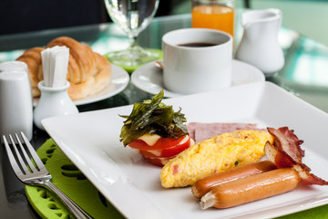 Stuffed Omelet with bacon and chicken sausage (Breakfast)