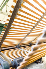 Vlies auf dem Vörderband in einer Spinnerei