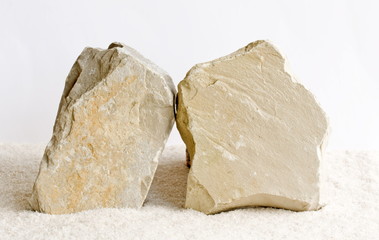 Zwei Kalksteine