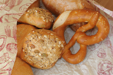 Frisches Brot und Broetchen.