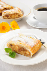 Apfelstrudel