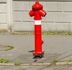 Fototapeta na wymiar czerwony ogień hydrant