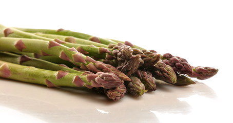 Puntas de espárrago fresco.