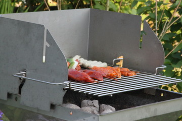 Belegter Grill im Garten