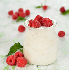 Yogurt with raspberries