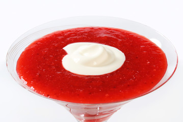 Strawberry puree with cream