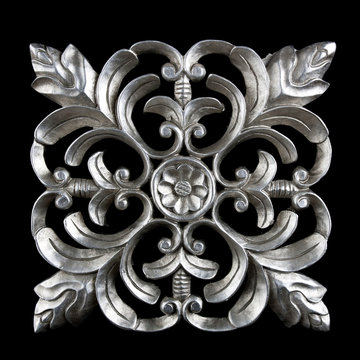 Decorative carving element