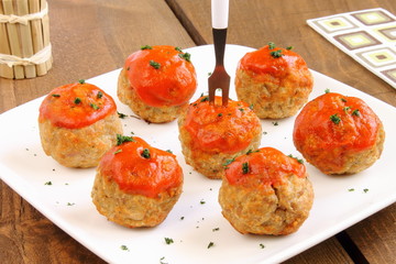Albóndigas con salsa de tomate