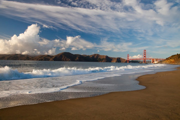 The Golden Gate Bridge w the waves