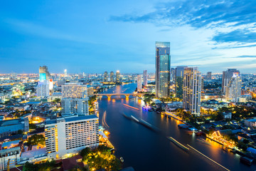 Fototapeta na wymiar Bangkok Skyline at dusk