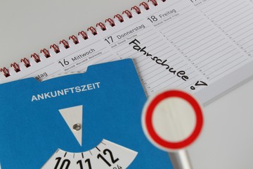 Notiz im Kalender Fahrschule Führerschein