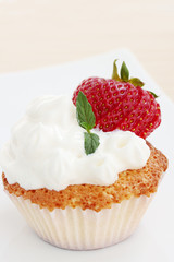 cake with strawberries