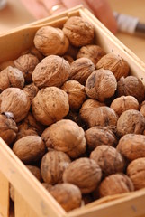 Walnüsse in einem Korb