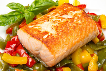 Grilled salmon and vegetables