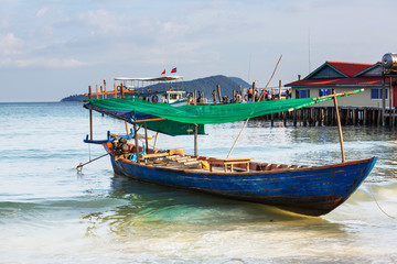 Fototapeta na wymiar Boat in Cambodia