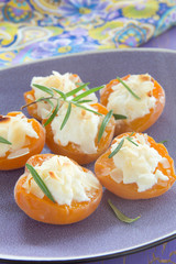 Baked apricots with mascarpone and almonds.