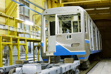 To-be assembled wagon and  mounted wheels