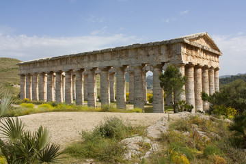 Fototapeta na wymiar Segesta i jej świątynia