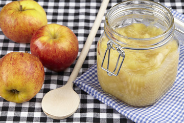 Apfelkompott kochen