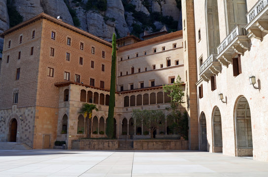 Vista parcial del Monasterio de Montserrat