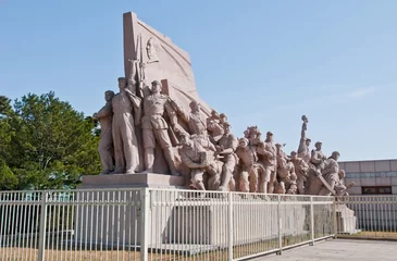 Rolgordijnen Standbeelden voor Mausoleum van Mao Zedong in Peking, China © Fotokon
