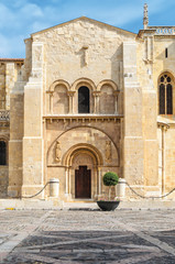 Naklejka premium Basilica of San Isidoro - Leon, Spain