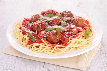 spaghetti with meatballs and parmesan