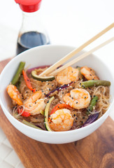Rice noodles with shrimps and vegetables