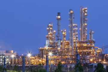 Fototapeta premium Energy fron petrochemical plant - Night scene