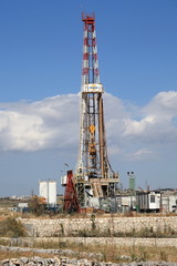 Torre di perforazione petrolifera.