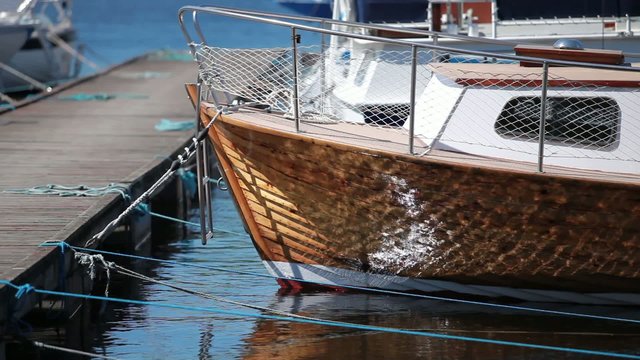 boat   at the pier