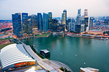 Naklejka premium Singapore city skyline at sunset.