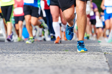 people running marathon