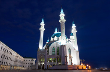 Fototapeta na wymiar Qol Sharif mosque in Kazan, Russia with night illumination