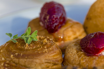 Bun with strawberry amd date