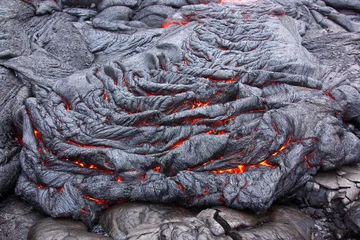 Papier Peint photo Lavable Volcan Coulée de lave basaltique se solidifiant lentement