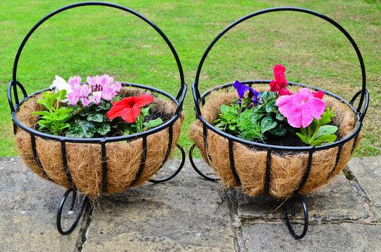 Garden hanging backets