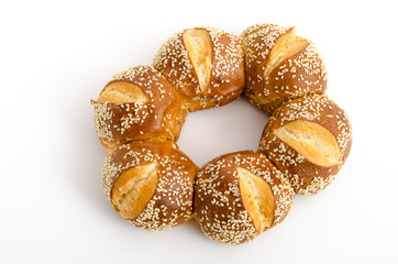 Laugenkranz mit Sesam