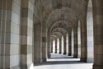 Fototapety  tło architektoniczne z linią kolumn